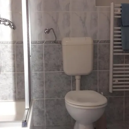 Mateja 3*
