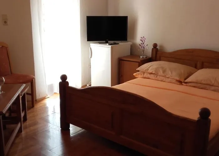 فندق مبيت وإفطار Mateja Donji Okrug (Ciovo)
