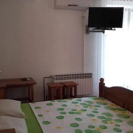 Mateja krevet i doručak 3*